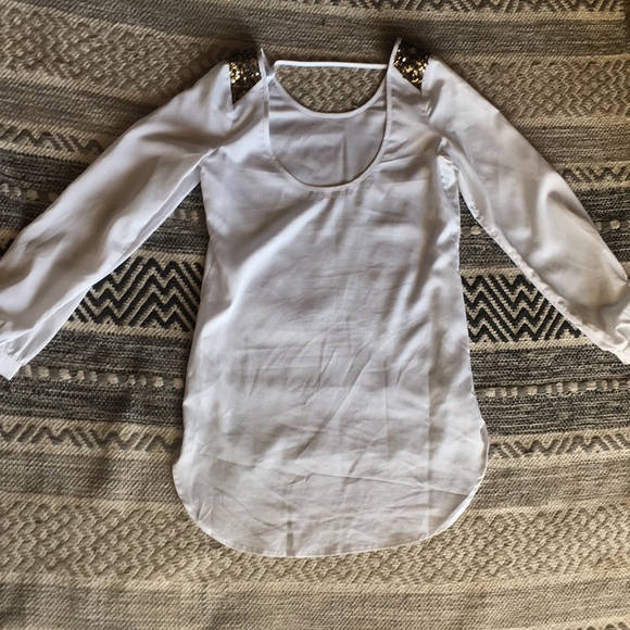 White flowy shirt - Picture 2 of 5